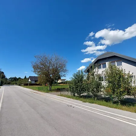 3 Jablane Apartmaji Beltinci