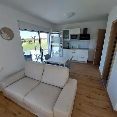 3 Jablane Apartmaji * Beltinci