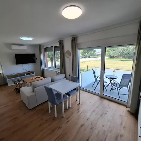 3 Jablane Apartmaji Apartamento Beltinci