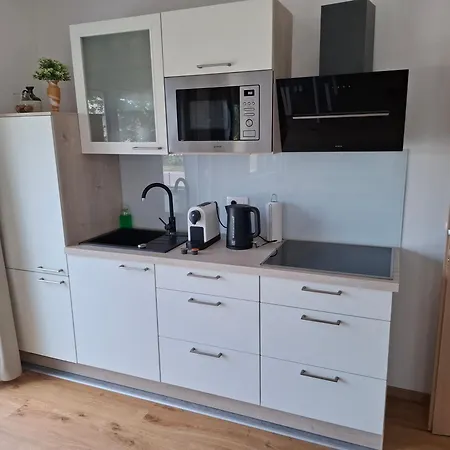 3 Jablane Apartmaji Beltinci