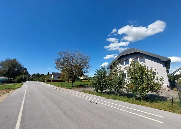 3 Jablane Apartmaji Beltinci