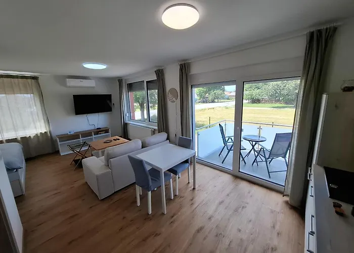 3 Jablane Apartmaji Lejlighed Beltinci