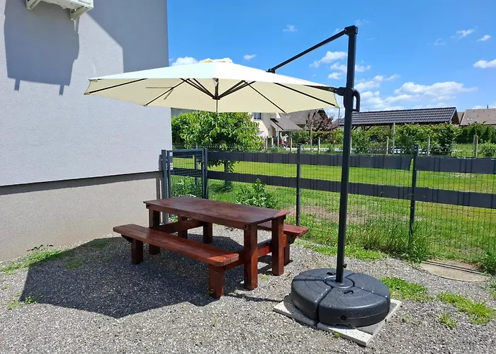 3 Jablane Apartmaji Lejlighed Beltinci